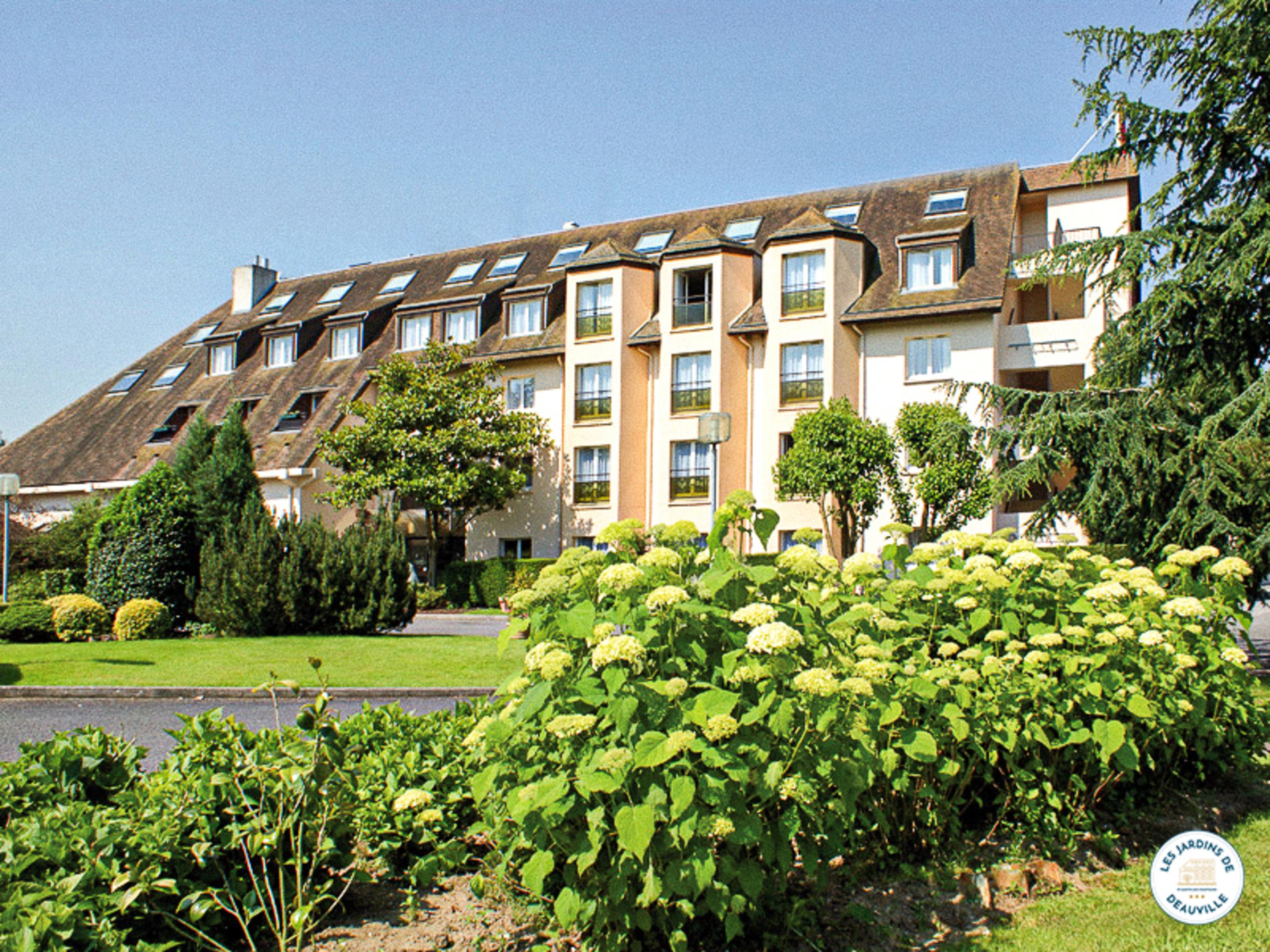 Hotel Les Jardins De Deauville Сен-Мартен-о-Шартрен Экстерьер фото