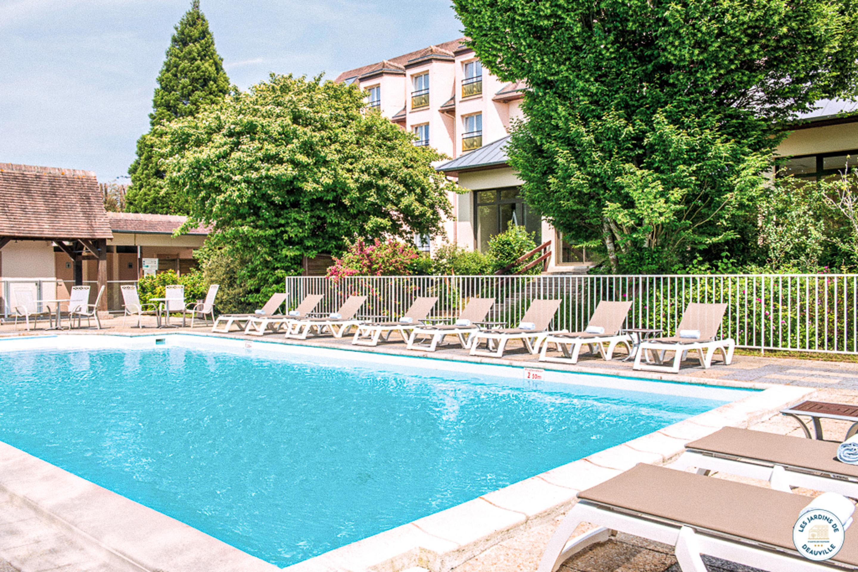 Hotel Les Jardins De Deauville Сен-Мартен-о-Шартрен Экстерьер фото